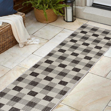 Darcy Traditional Geometric Bold Gingham Area Rug